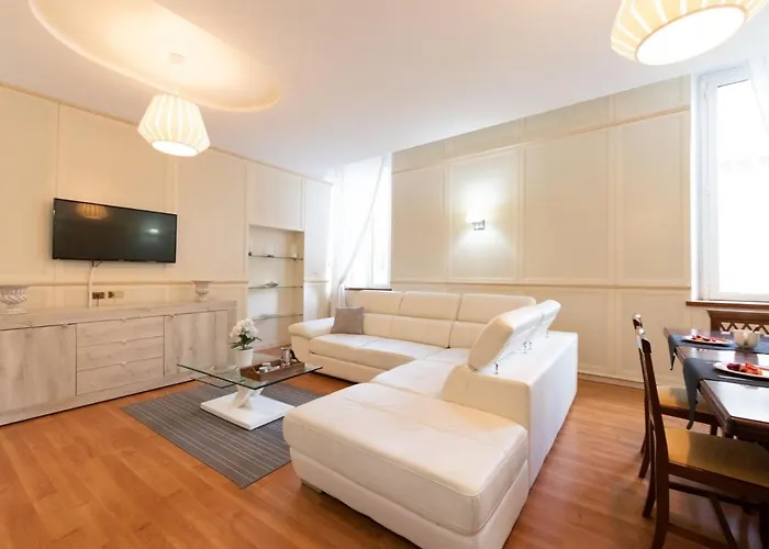 The Rent - Stylish One-bedroom In Piazza Barberini דירה