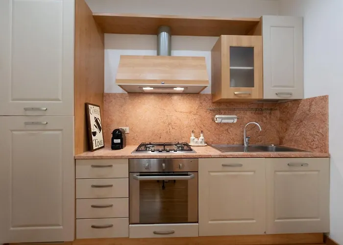 The Rent - Stylish One-bedroom In Piazza Barberini דירה רומא
