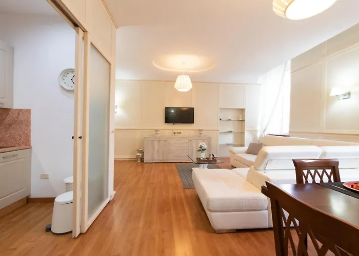 The Rent - Stylish One-bedroom In Piazza Barberini