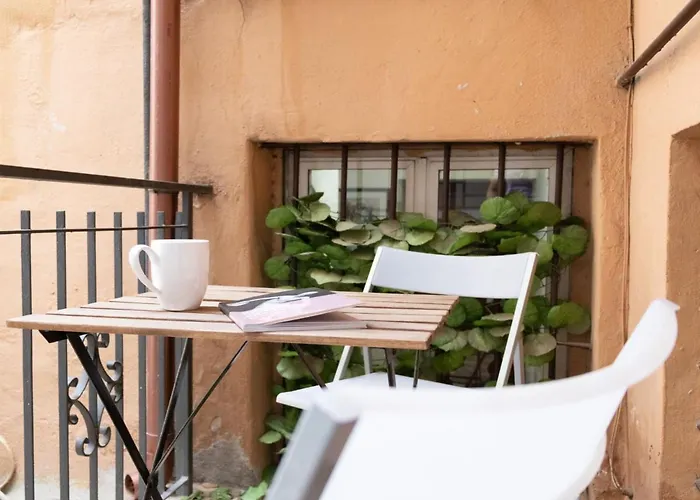 The Rent - Stylish One-bedroom In Piazza Barberini רומא